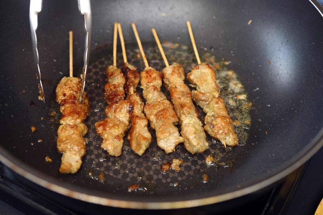 厨艺空间 | 肉干肉扒沙爹串 黑毛猪料理肉香四溢