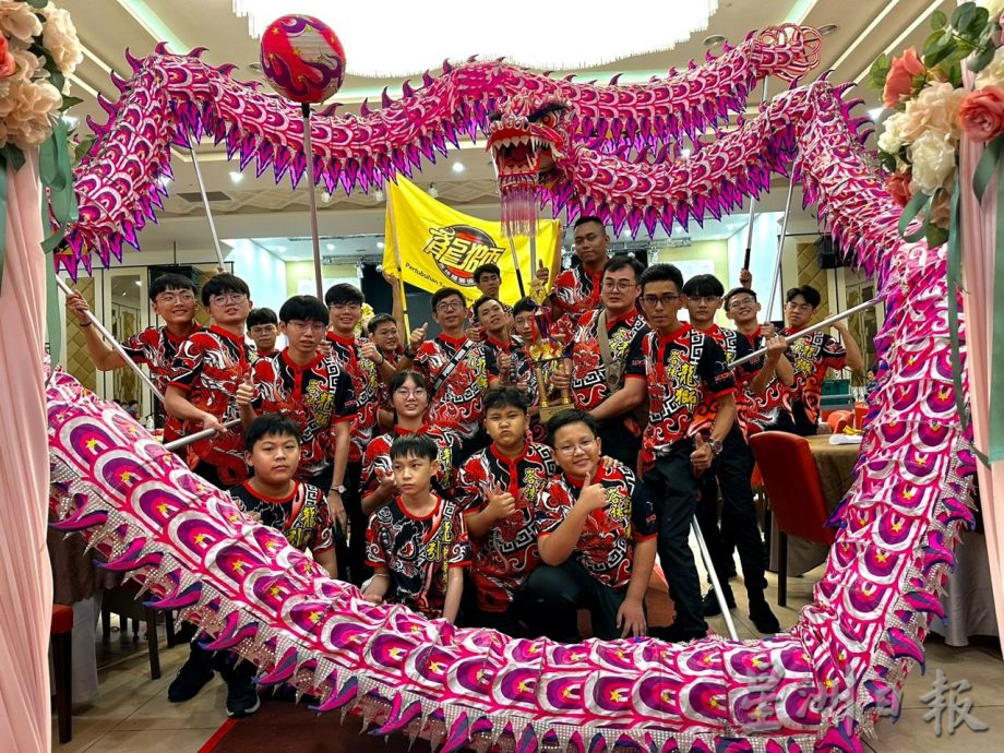 柔：今日面谱（4月27日见报）：李伟强进华小开班授徒， 培训教练发扬龙狮文化