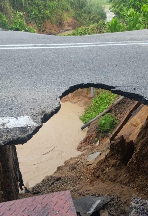 大雨冲破永梧桥现巨洞 百多户居民断水