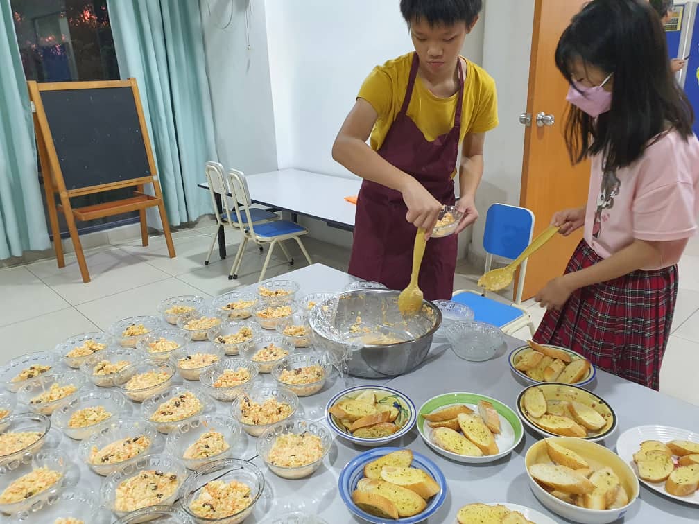 早报版头//大都会-别开生面的双亲节感恩宴