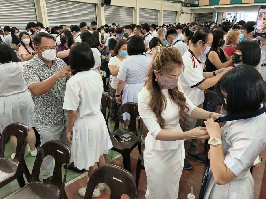 柔：新聞：告別稚嫩 邁向成熟人生  鑾中335高三生成年啦！