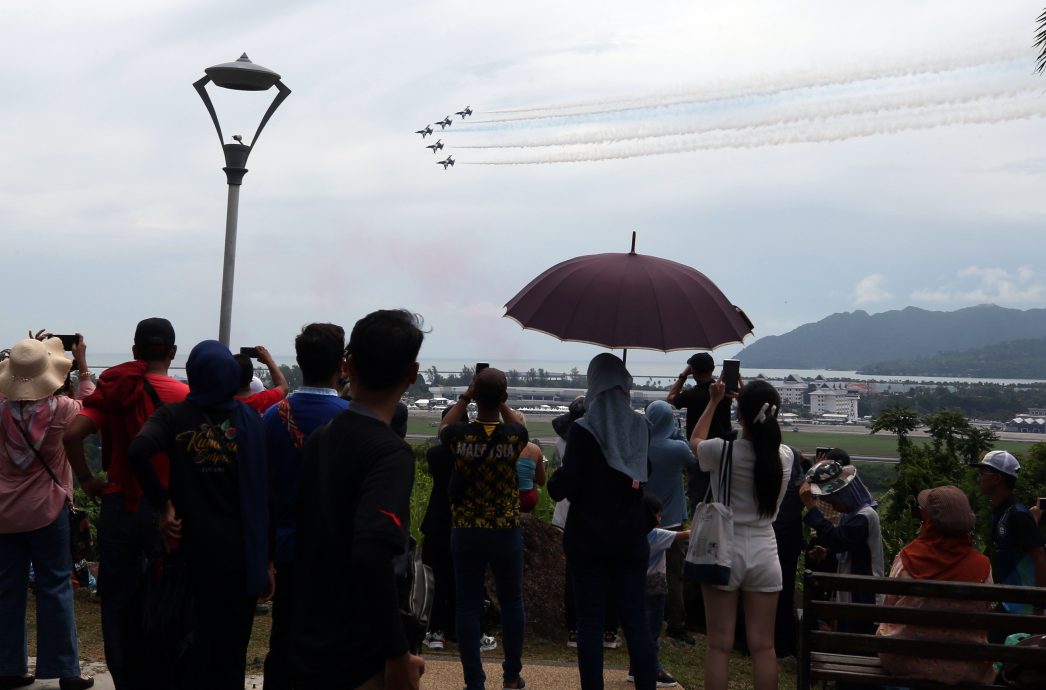 浮羅交怡國際海空展倒數兩天 各國飛行表演隊積極彩排