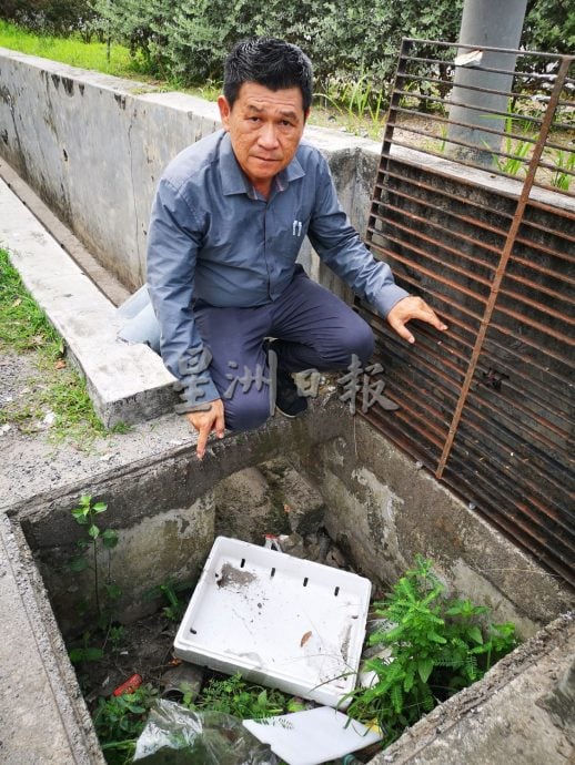 （古城第四版主文）晋巷柏达那花园沟渠被垃圾严重阻塞 排水不通