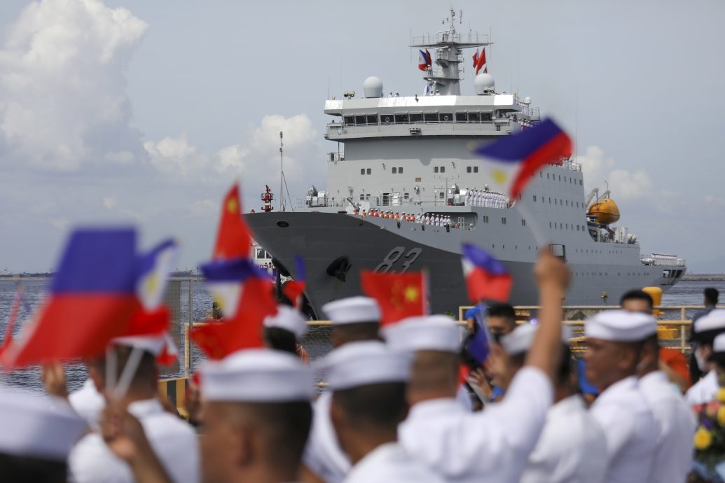 中國海軍訓練艦“友好訪問”菲律賓