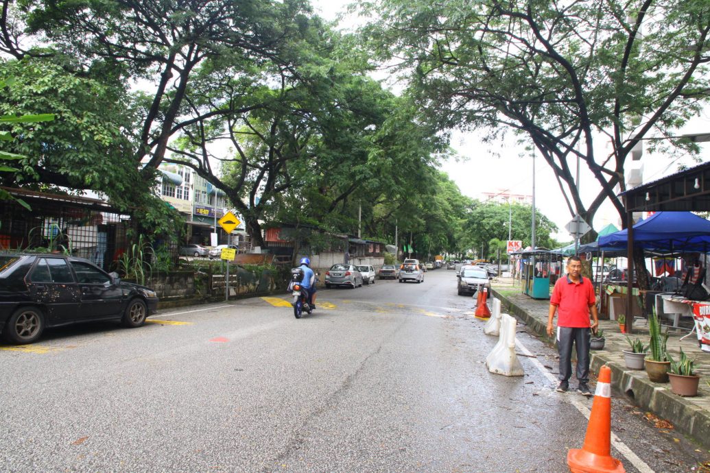 早報-大都會-餘保憑有關甲洞橫街路邊小販營業問題