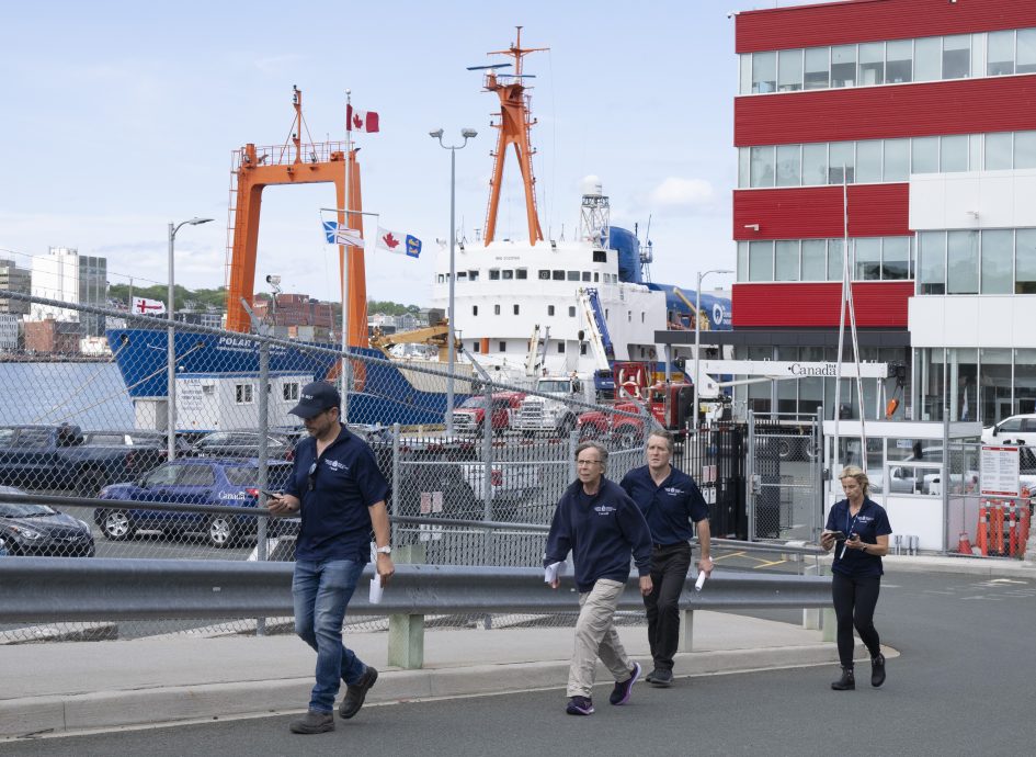 看世界／“泰坦”号潜水器母船返港 加拿大当局登船调查 或需18个月到2年完成调查