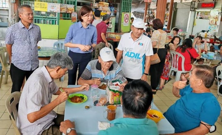 黄诗情：务边小食中心 获20万拨款提升屋顶