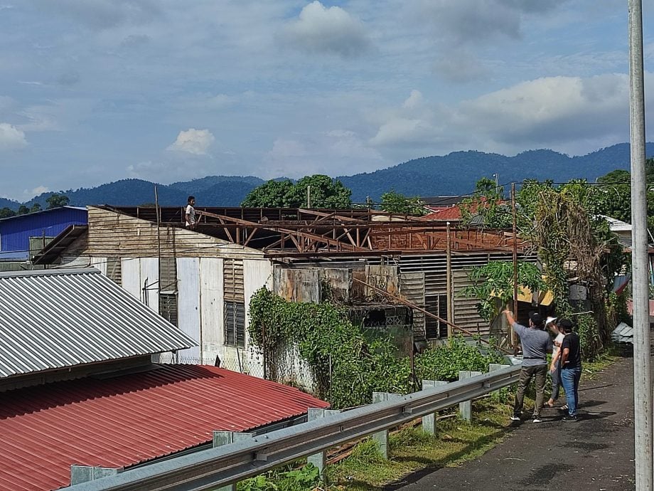 NS主文／葫芦顶新村风灾，14住家屋瓦被吹飞