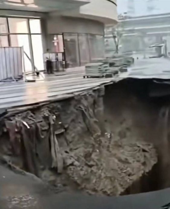 津冀迎今年來最強降雨  道路水浸司機棄車逃生   