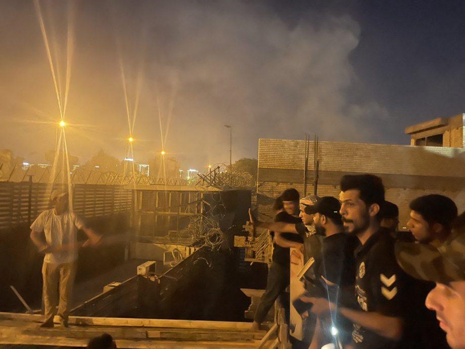 瑞典驻巴格达大使馆遭示威者纵火