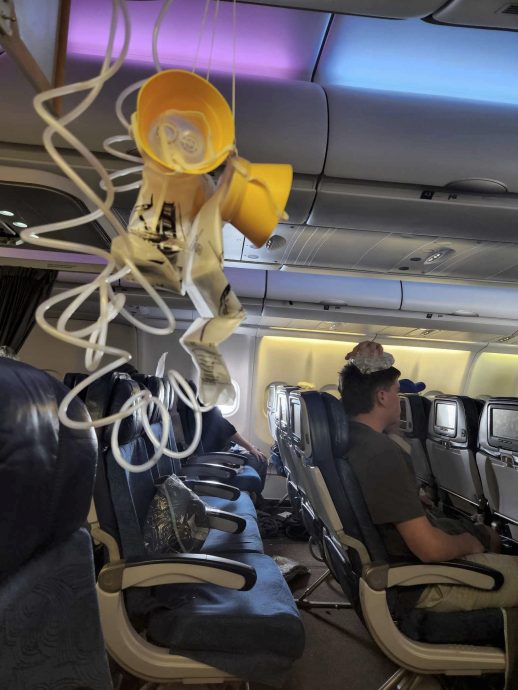 空中惊魂 夏威夷航空飞悉尼客机遇强烈气流7人伤 