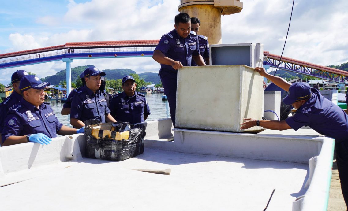 （大北马）渔船竟没捕鱼工具引执法员起疑，玻关税局突击吓跑舵公，船底仓发现150大麻砖