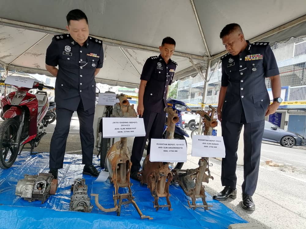 东：关丹警方瓦解“道勿沙隆党”，侦破至少9宗摩托车失窃案。