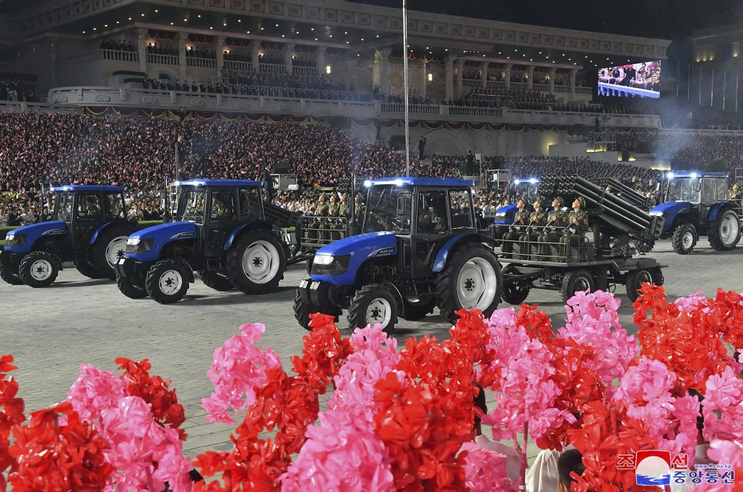 朝鲜深夜办建政75周年阅兵大典 一年三次情况罕见 习近平、普汀致贺电