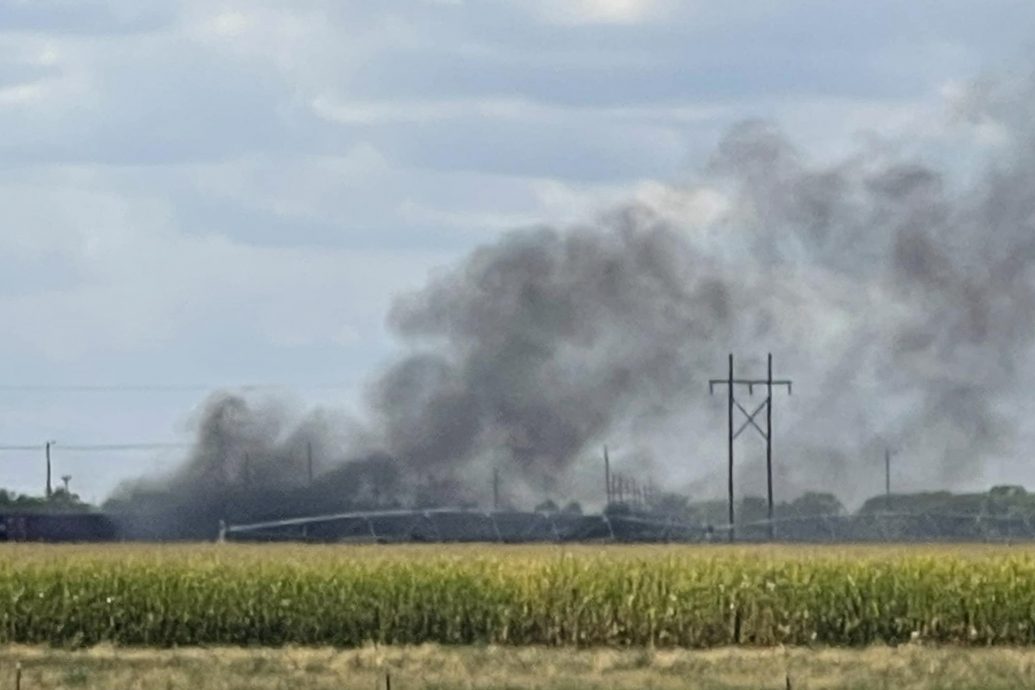 美國一列車車廂爆炸產生有毒煙霧 民眾緊急疏散