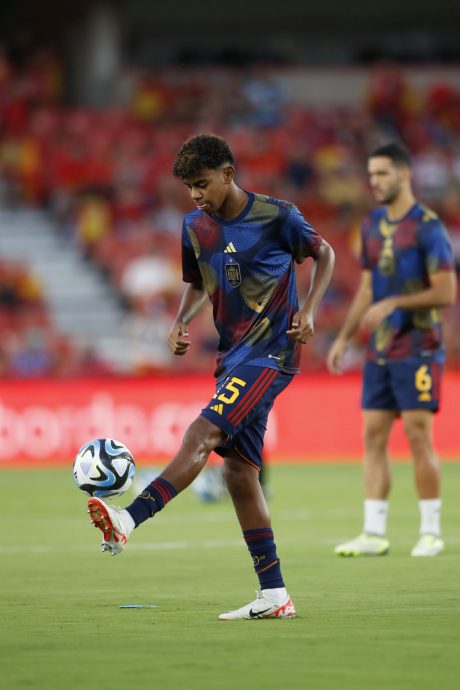 西班牙首秀驚豔足壇  16歲亞馬爾期待巴塞處子球