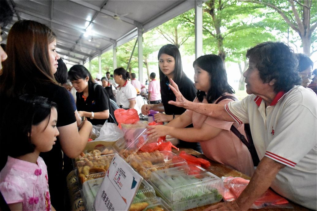 大都会/新纪元大学学院1028义卖会/7图