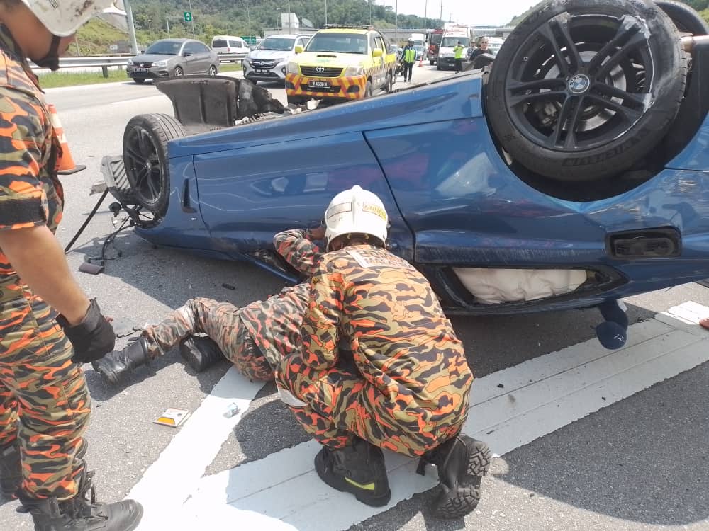 宝马失控追尾装四驱车翻覆·酿1死3重伤