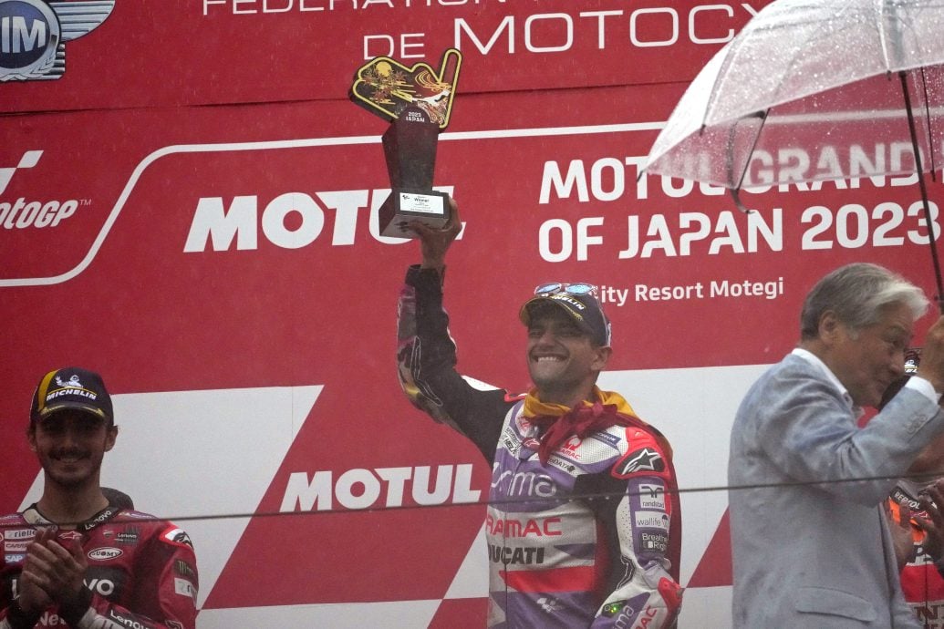 日本站MotoGP|雨神搅局正赛中断  佐治马丁夺冠追车手榜首