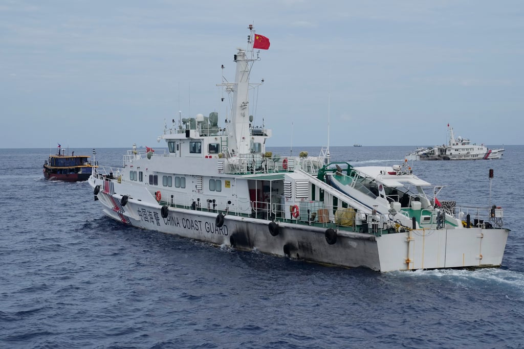 菲軍炮艦駛近黃巖島　遭中國海警船驅離