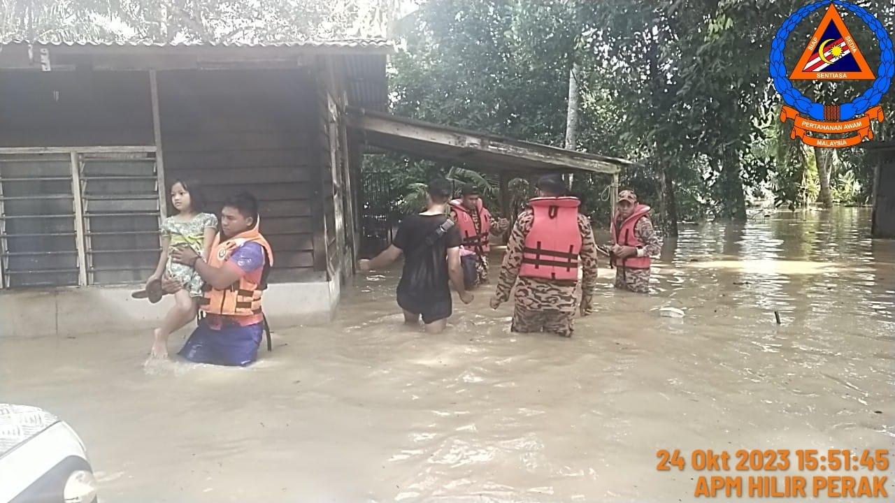 霹2县水灾  下霹河流水位