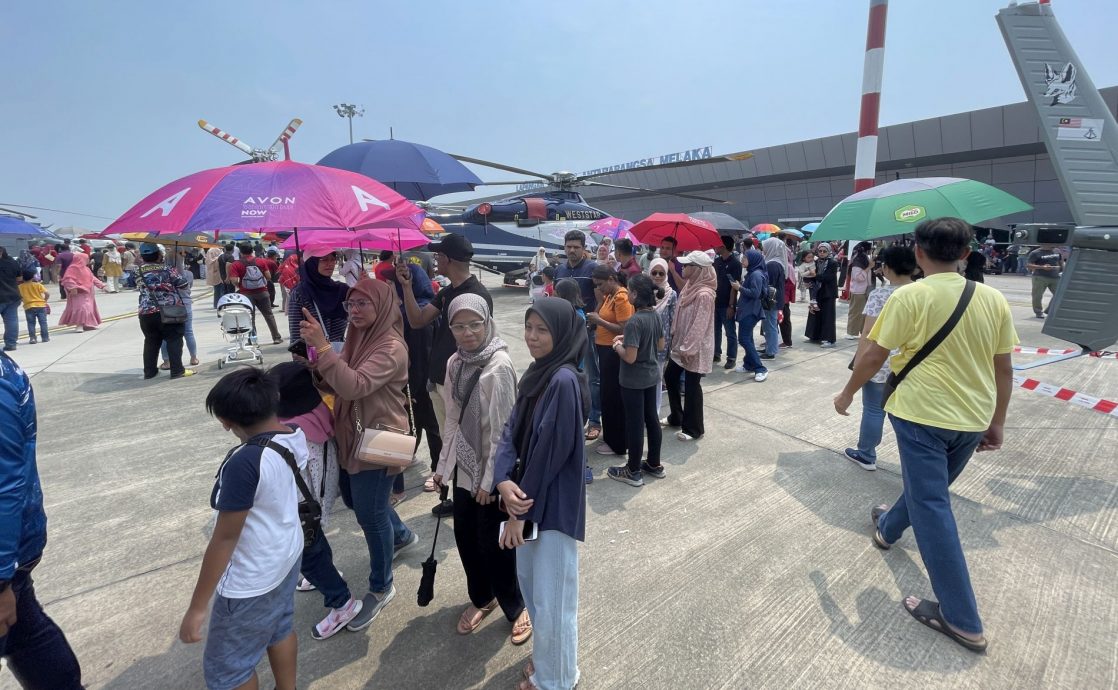 （古城封面主文）航空嘉年华料达6万人·行政议员：明年改善不足