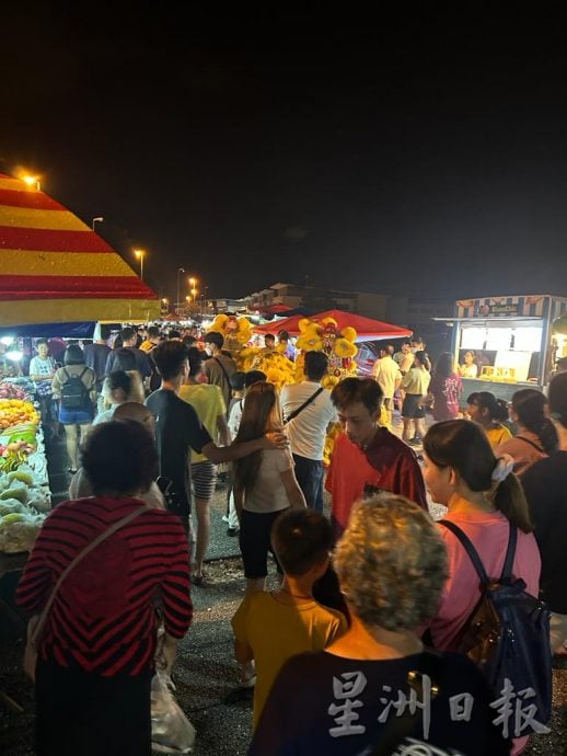 3000人逛 熟食卖完 车龙2公里 华城湖畔夜市响头炮