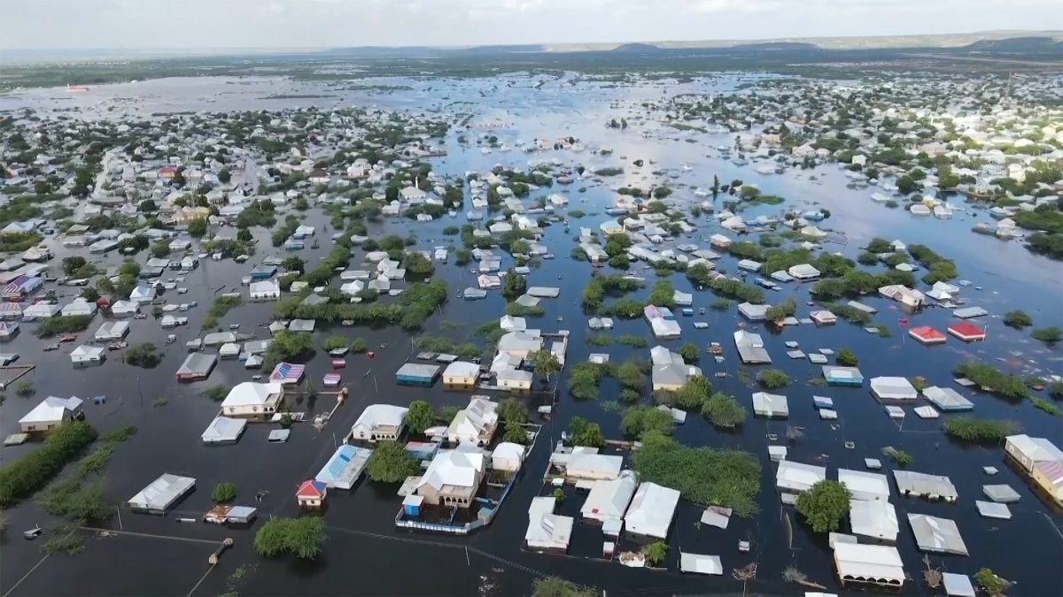 东非索马里及肯雅暴雨连场引发洪水 两国逾180人死亡