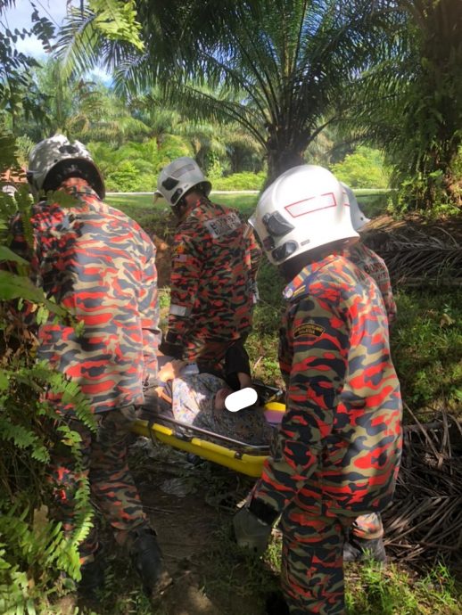 东：轿车失控翻覆坠落深谷，身怀7个月身孕的女司机大难不死，保住自己及腹中胎儿的性命