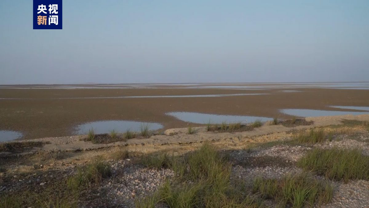 中国最大淡水湖鄱阳湖水位续降 已不足900平方公里