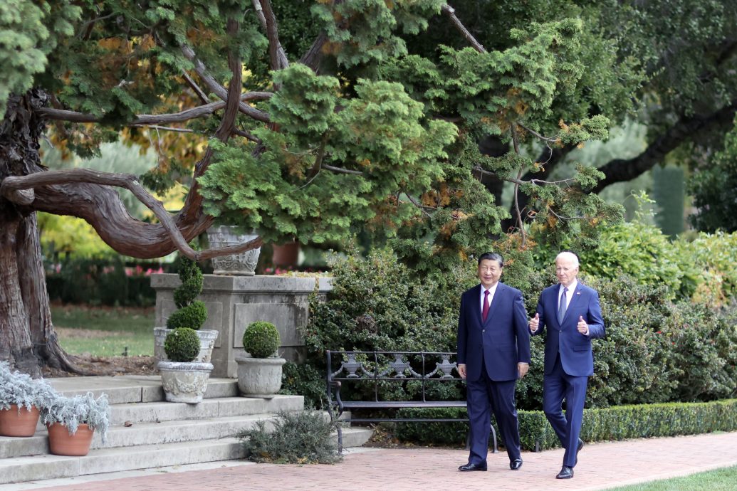 封面头条///习拜会缓和紧张关系  ​中美恢复军事沟通