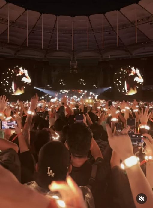  視頻|Coldplay演唱會外垃圾滿地  網:怪不得大馬衛生遠落後新加坡 日本