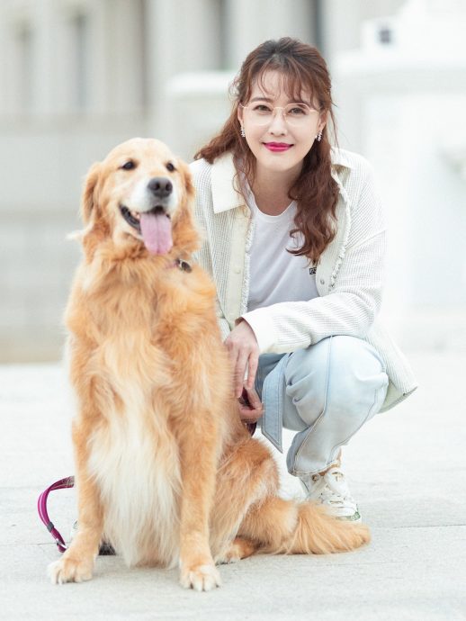 ​周海媚病逝｜爱犬周六六哭想妈妈  网民心疼陪泪崩