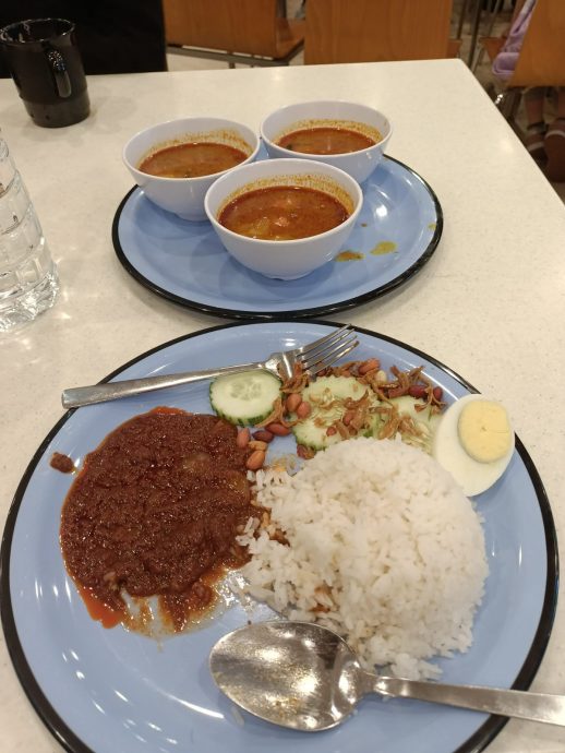 一片原味印度煎饼RM9  男子：飞上云霄的煎饼!