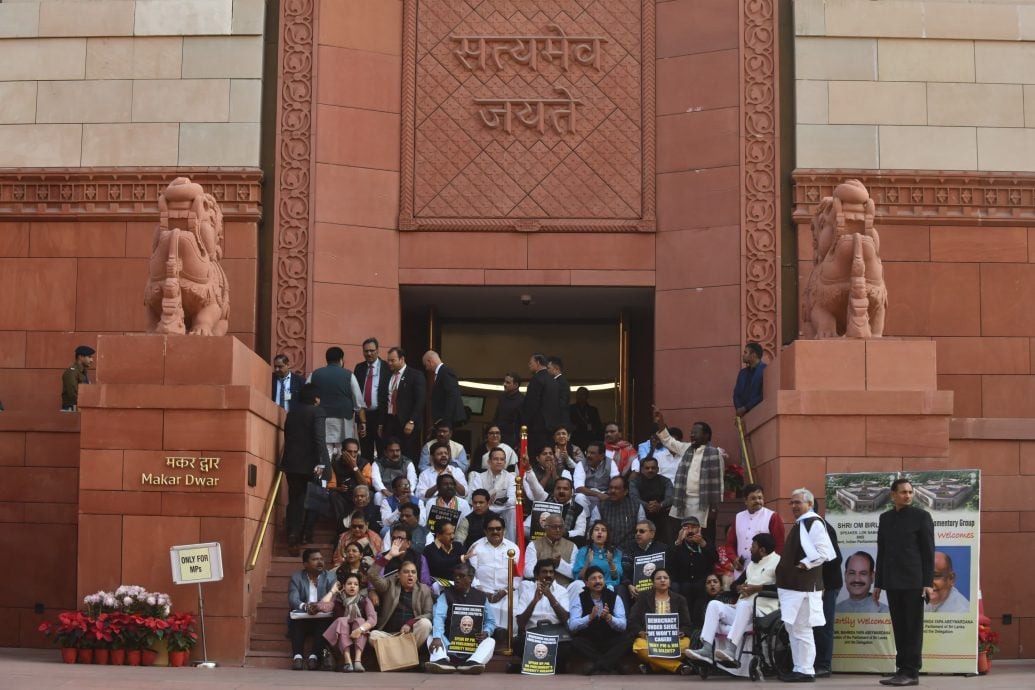 因抗议总理莫迪 印度国会141名反对派议员被停职