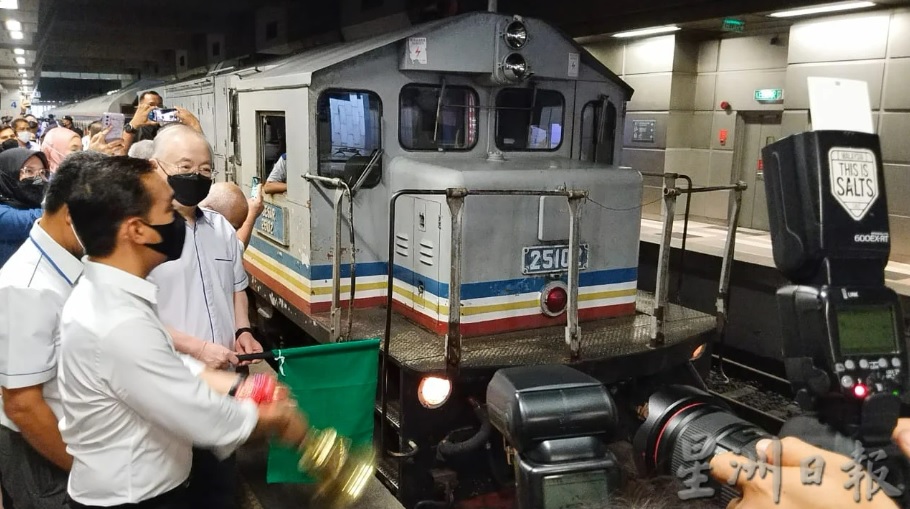 國： 陸兆福：減輕我國越堤族負擔  國民乘地不佬短程火車可享優惠