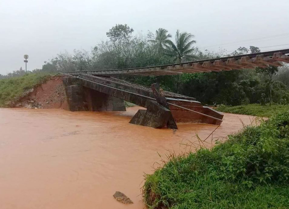 泰南水災約5萬人受災  公路鐵路關閉