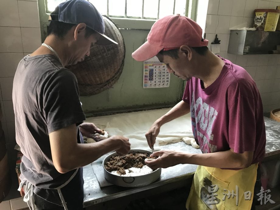 霹：20日见报它的诞生︱／封底主文／海南包点