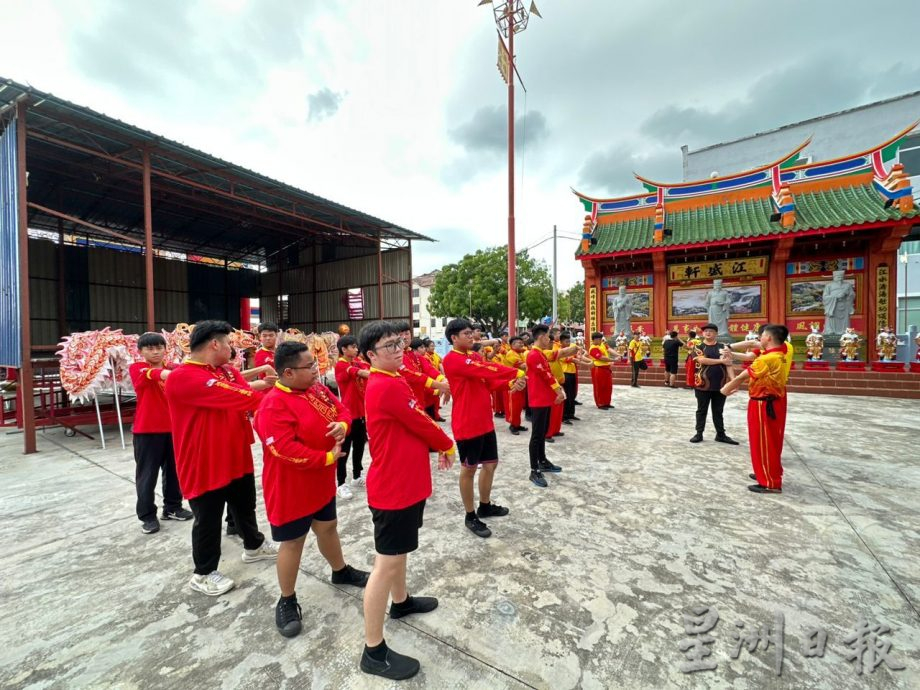 （古城第四版主文）颜天禄：武总积极推广龙狮体育 栽培龙狮运动健儿