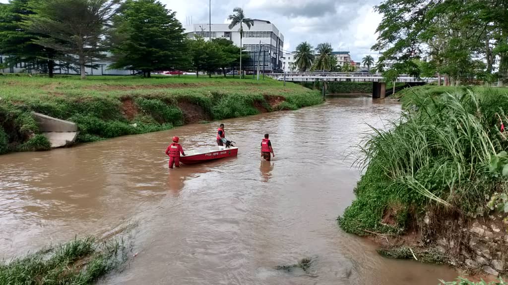 （已签发）柔：退伍军人步行参与茶叙活动 雨中掉入沟渠内失踪