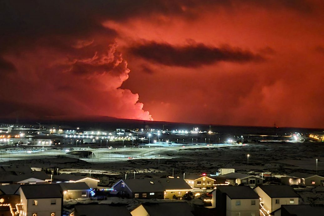 （有視頻）歷經數週地震活動冰島火山爆發　駭人影像曝光