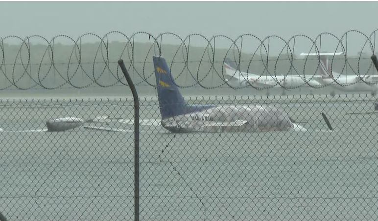 （视频）昆士兰爆历史性洪灾 机场淹水飞机泡水、鳄鱼游进镇