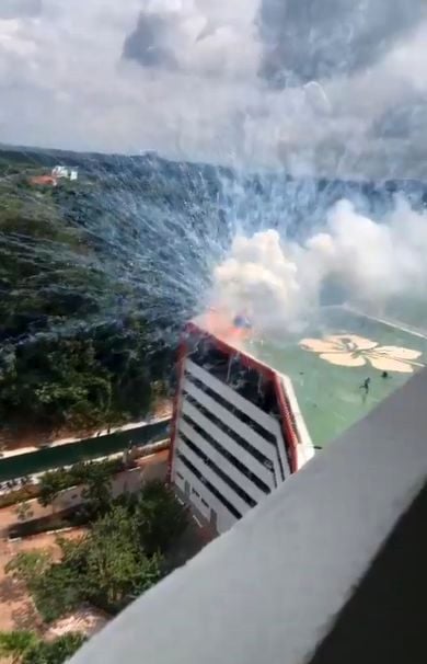 供星洲网：酒店职员筹备烟花倒数发生爆炸；酿一死一伤