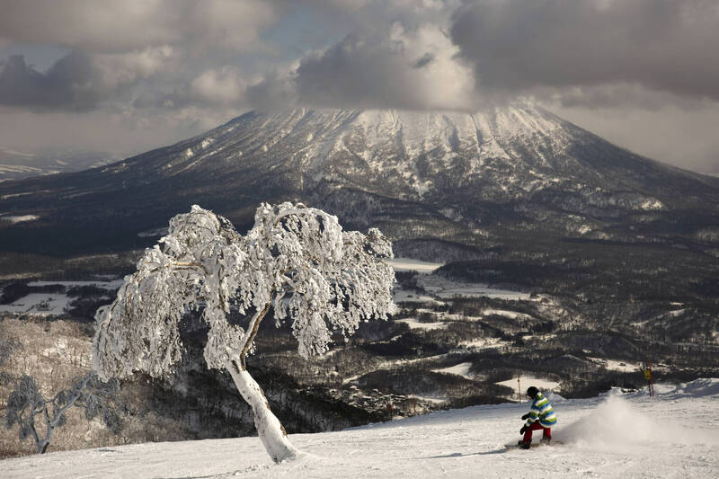 北海道羊蹄山突雪崩 澳籍男登山客惨遭活埋受困