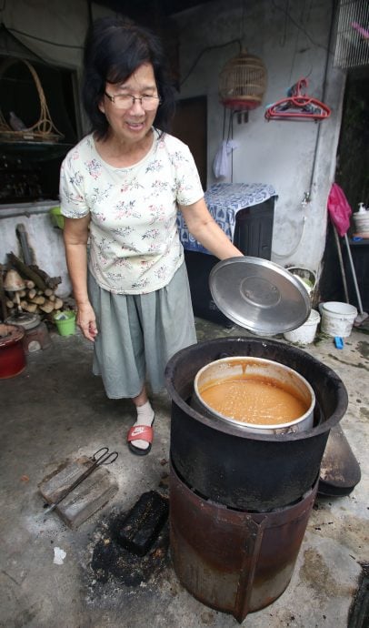 大霹雳封底主文／今天下／【老茶室情怀】打巴律新村新宴浓香茶室 手工包炖咖央传统好滋味