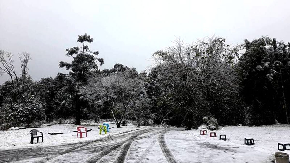 天下事  新北乌来山区下雪（2）