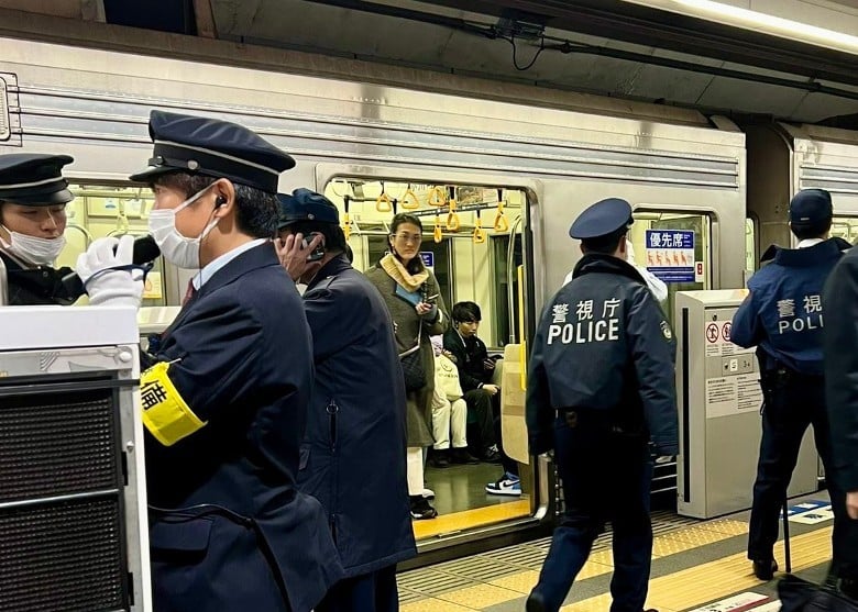 日本不太平 ！地震飞机相撞后  女子电车持刀刺人4伤 多个县市收炸弹威胁　凶刀另有「剁骨菜刀」