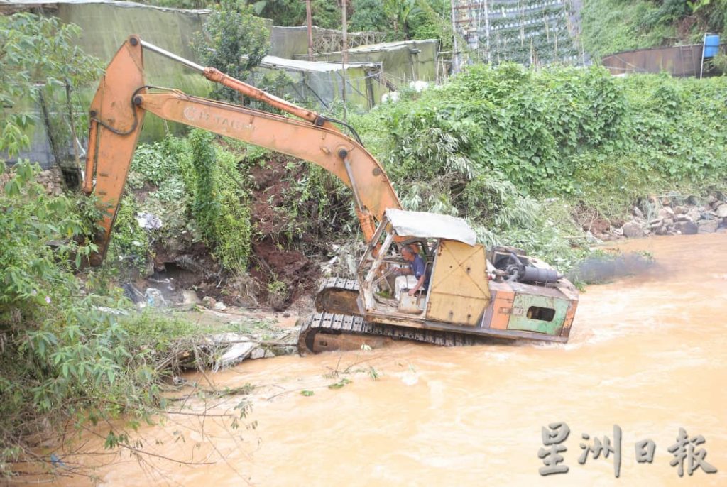 金马仑县长：调查土崩肇因 灾场农地属非法开发 