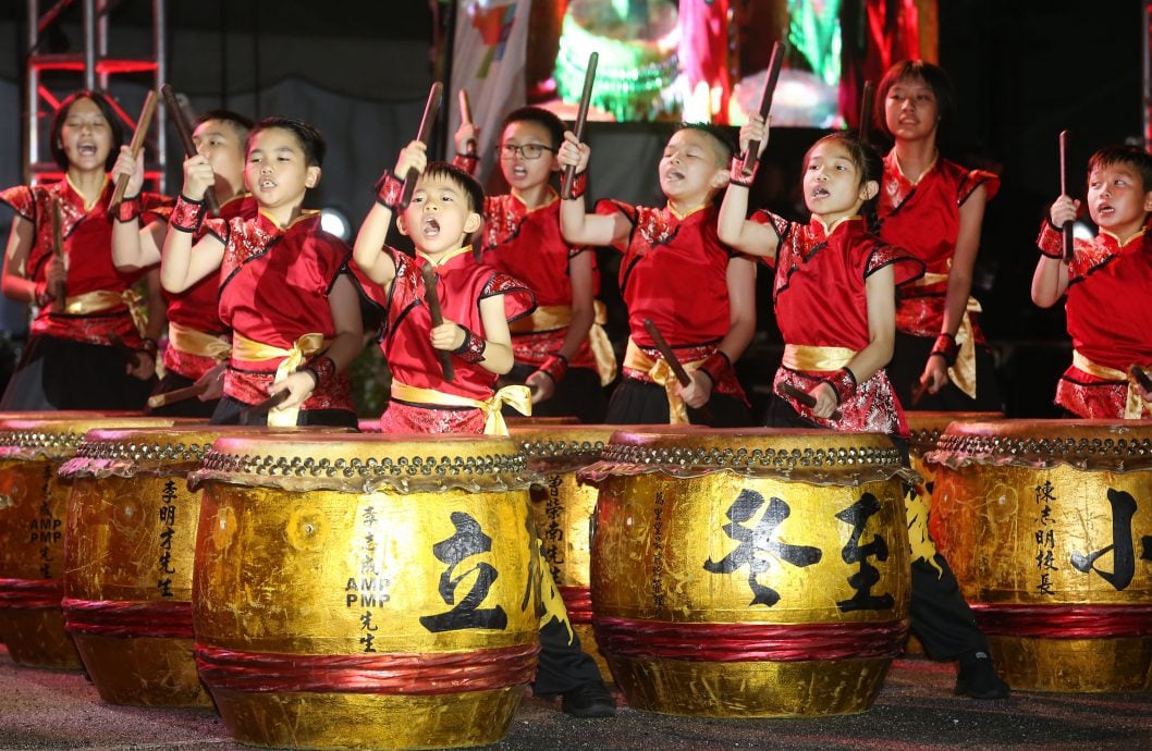 霹跨年庆典推介旅游年 大臣吁子民当宣传大使