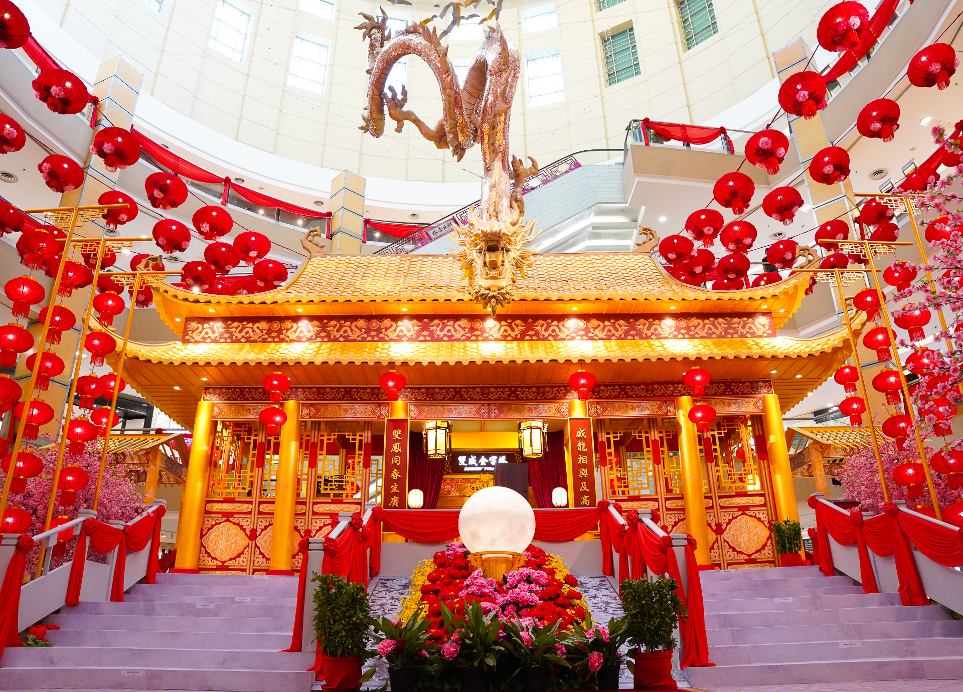 以龙宫为主题每间商场都有专属“祥龙” 双威广场龙年装饰曝光- 国内